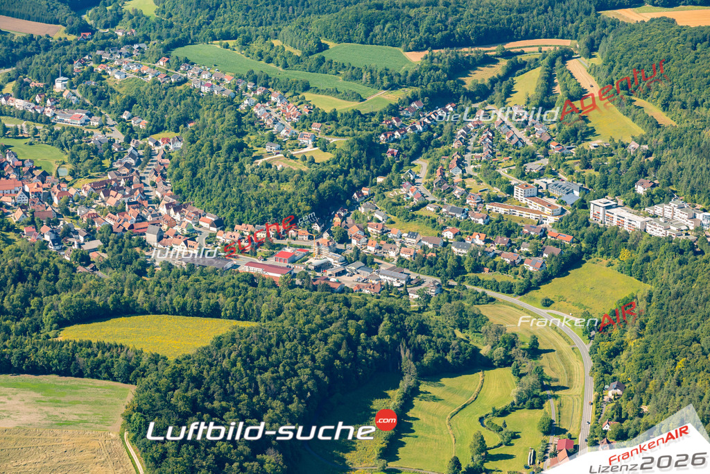 Das Luftbild zeigt :  Heiligenstadt in Oberfranken - Die Luftaufnahme wurde 2024 vom UL-Flugzeug aus erstellt ( keine Drohne ) - Hochauflösende Luftaufnahme - Für grossformatige Ausdrucke geeignet. Die Geschenkidee !Mit Lizenz und Bildrechte bestellbar