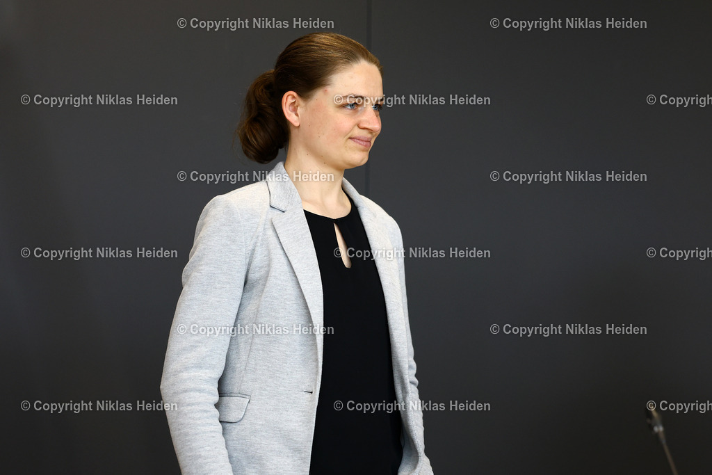 NH_News_DFBBundesgericht_Frankfurt_28022025 | Lea Althof (Rechtsabteilung, Holstein Kiel) beim Bundesgericht des Deutschen Fußball-Bundes (DFB) im DFB-Campus in Frankfurt am Main. Dort verhandelte das DFB-Bundesgericht am Freitag mündlich die Berufungen von Union Berlin, Holstein Kiel und dem FC St. Pauli gegen das vorangegangene Urteil des DFB-Sportgerichts zum Einspruch des VfL Bochum gegen die Spielwertung des am 14. Dezember 2024 ausgetragenen Bundesligaspiels beim 1. FC Union Berlin.News/Stock I DFB-Campus I Verhandlung DFB-Bundesgericht I 28.02.2025