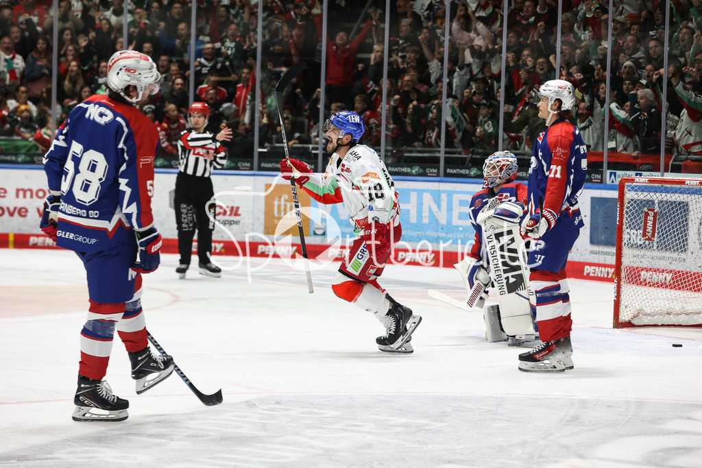 Augsburger Panther - Nürnberg ICE Tigers | Der Puck lieg im Tor - Der Treffer zum 2-1 fuer die Panther durch Mirko SACHER (AEV #12) Tor / Torschuetze / DEL Retro Spiel