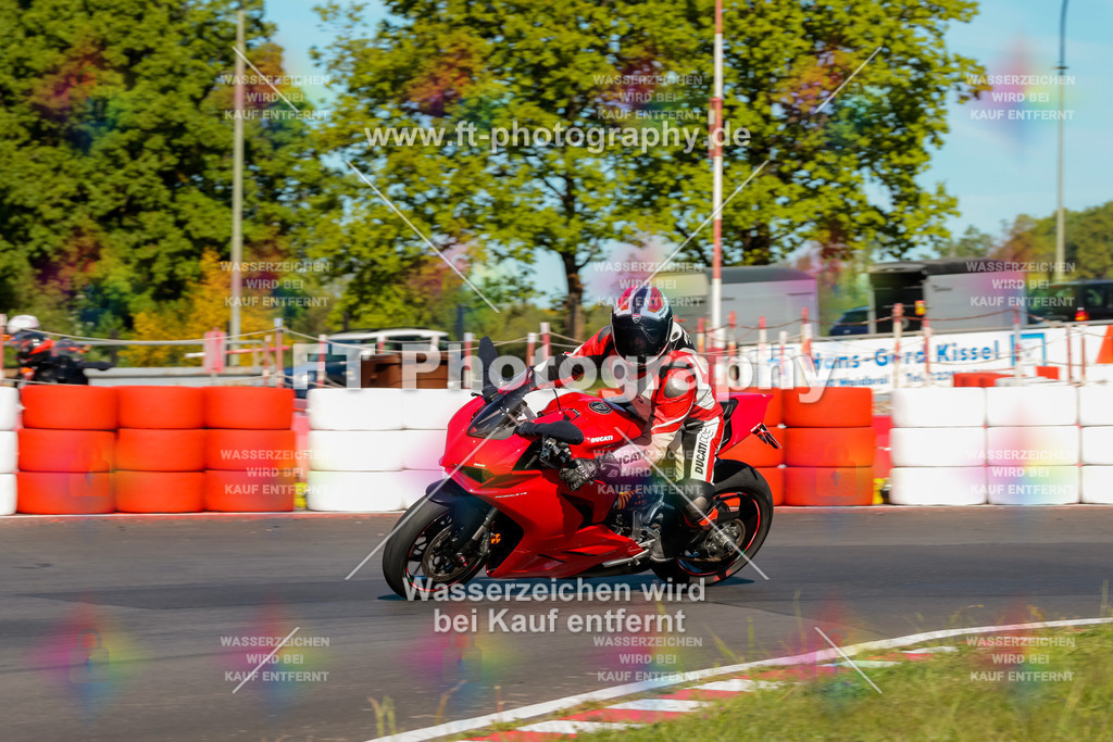 Moto-TeamOBK-21122 | Hier findet Ihr Bilder von Touristenfahrten auf der Nürburgring Nordschleife oder von anderen Veranstaltungen die ich besucht habe. Viel Spass beim Durch Schauen 