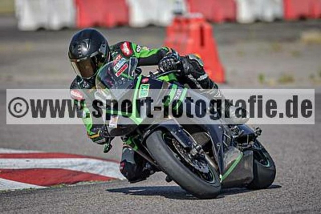 pube0921 | Professionelle Fotos von Sportveranstaltungen, aber auch Hochzeiten und anderen Events. - Realisiert mit Pictrs.com