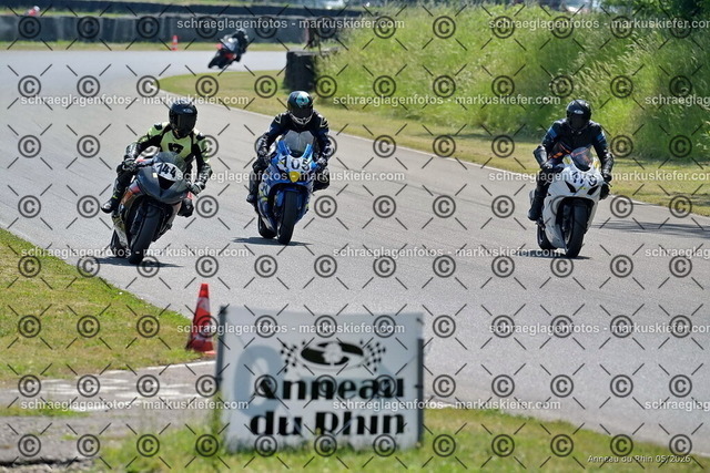 26BT02-1397 | markuskiefer.com - Realisiert mit Pictrs.com