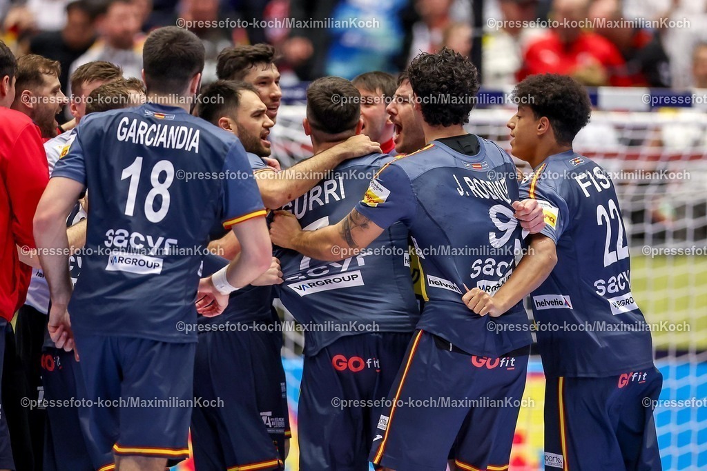 EHF17012601149 | 17.01.2026, Handball, Men's EHF EURO 2026, Österreich - Spanien, Jyske Bank Boxen in Herning, Dänemark, Preliminary Round: Abschlussjubel Spanien nach dem Sieg