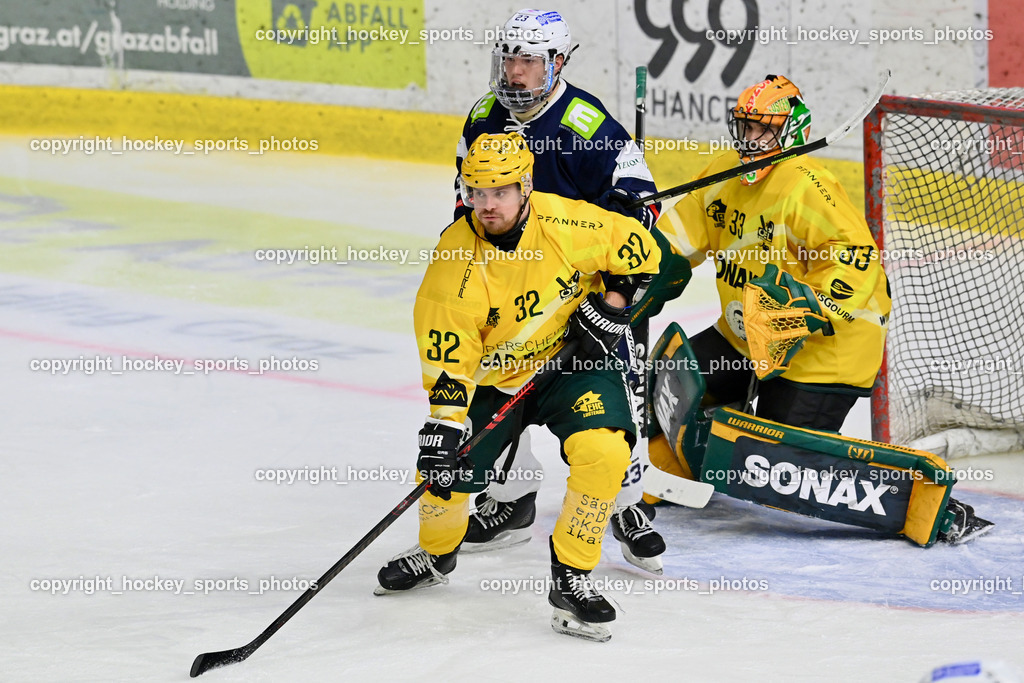 ATSE Graz vs. EHC Lustenau | #32 Stefan Daniel EHC Lustenau, #23 Murg Florian ATSE Graz, #33 Reihs Lukas EHC Lustenau, ATSE Graz vs. EHC Lustenau, ATSE Graz vs. EHC Lustenau am 14.02.2026 in Graz (Merkur Eishalle ), Austria, (Photo by Bernd Stefan)