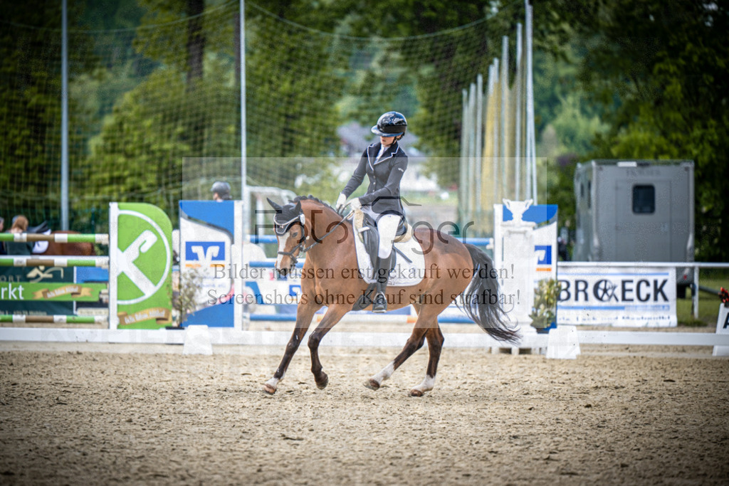 DOS_3004 | Reitturnier Venne - Realisiert mit Pictrs.com