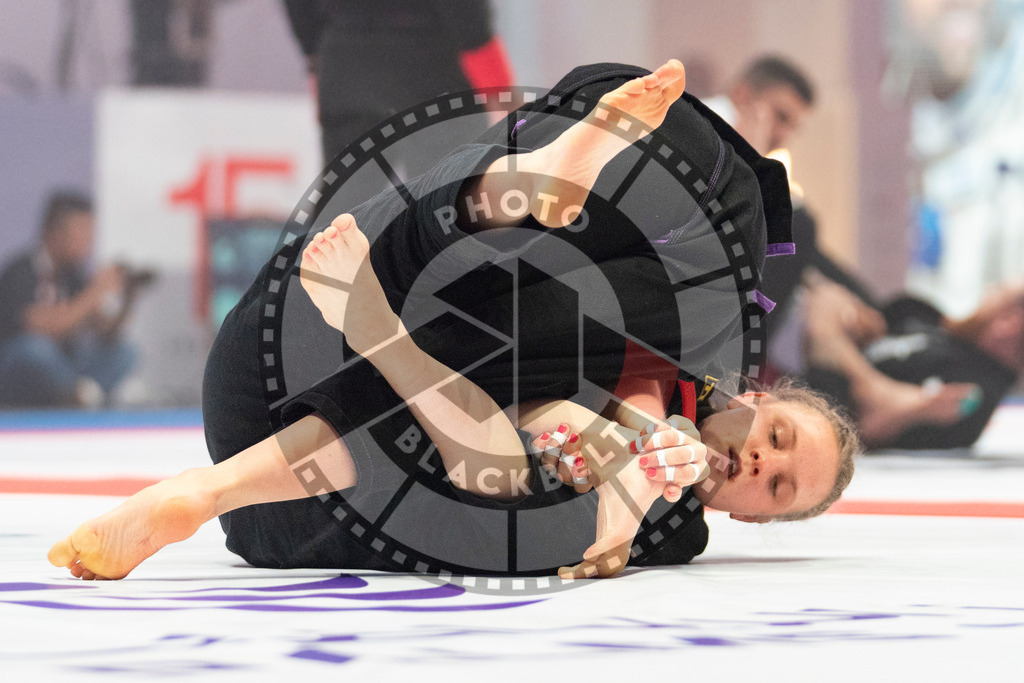 20231109PBB3136 | Fighters compete during the AJP World Professional Championship in the Mubadala Arena in Abu Dhabi, Arab United Emirates, on November 9, 2023.