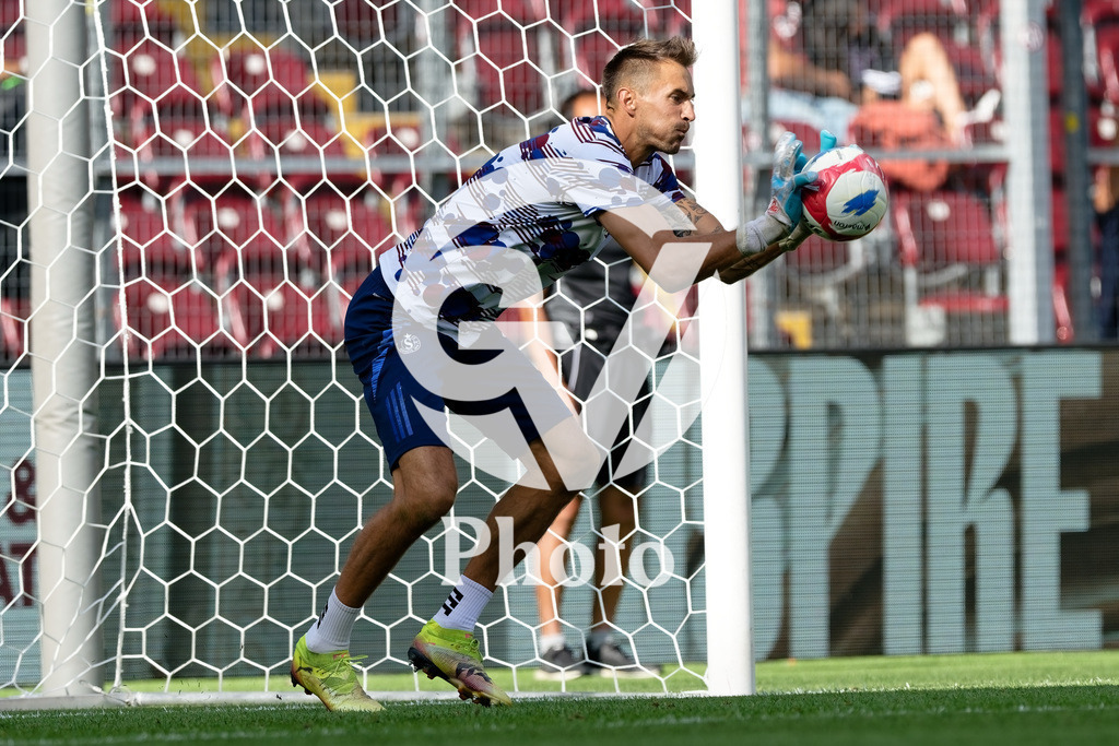 Brack Super League - Servette FC v FC Saint-Gall | Joel Mall (1 Servette FC) during warm-up prior  the Brack Super League match between Servette FC and FC Saint-Gall at Stade de Geneve in Geneva, Switzerland