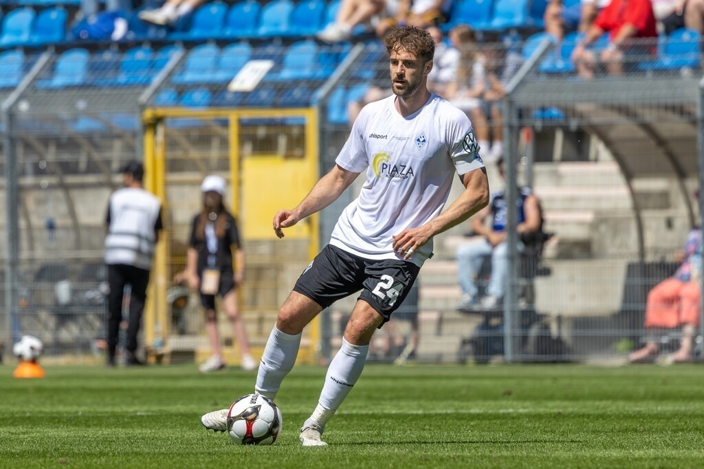 Fußball, Badischer Pokal 2025/26, Finale: VfR Mannheim gegen Waldhof Mannheim | Fußball, Badischer Pokal 2025/26, Finale: VfR Mannheim gegen Waldhof Mannheim***Am Ball: Lukas Klünter (24, Waldhof) - Realisiert mit Pictrs.com