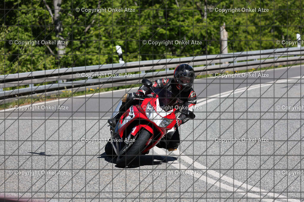 IMG_9742 | Fotograf am Kyffhäuser. Onkel Atze. Kyffhäuser Rennstrecke. Café36. Motorsportfotografie. - Realisiert mit Pictrs.com
