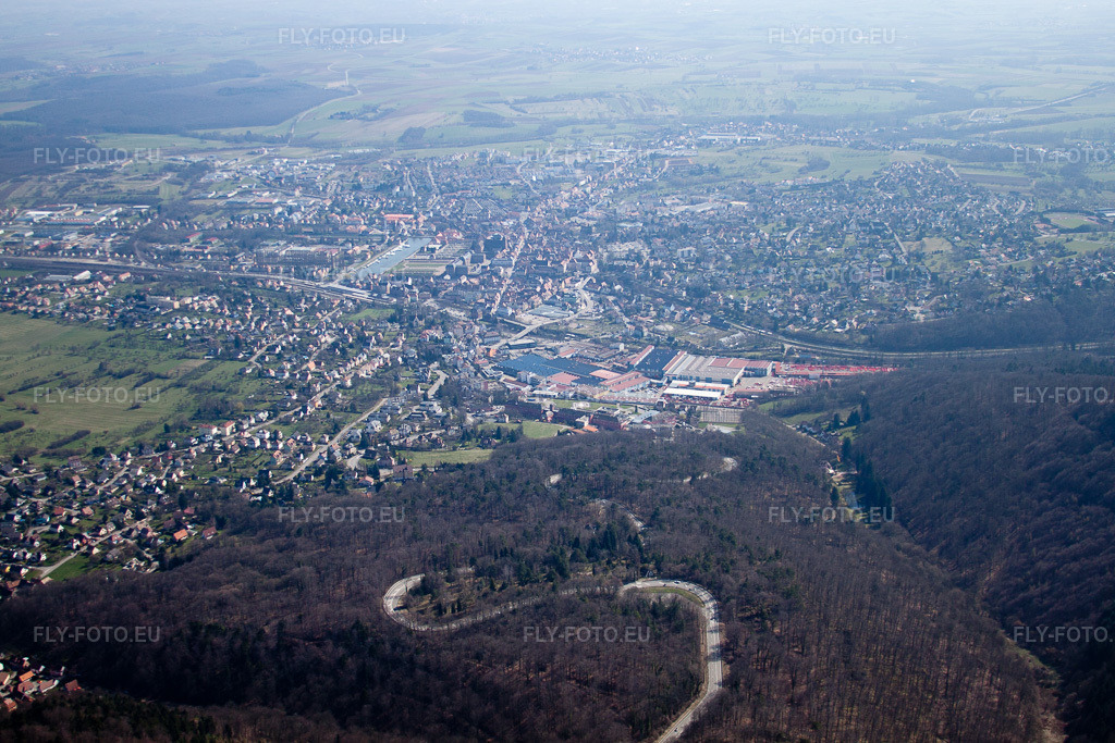 Vue aérienne: Vue de la ville à Ottersthal dans le département Bas Rhin, France. Photo: IMG_38534.jpg prise le 20/03/2011 par Werner Riehm/FLY-FOTO.euRésolution de l'original: 4752 x 3168 px