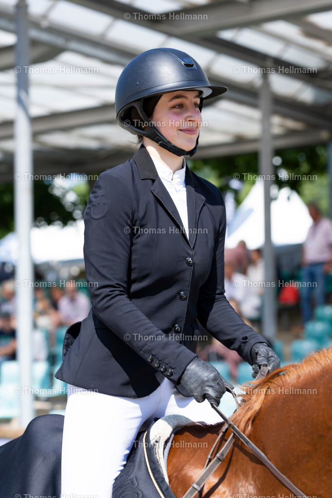 TH_41-BECKER Mia-Charlotte (GER)_ Beryl des Pres_8686 | Longines Balve Optimum 2023 am 09.06.23 in Balve, Schloss Wocklum, Thomas Hellmann, 41BECKER Mia-Charlotte (GER), Beryl des Pres