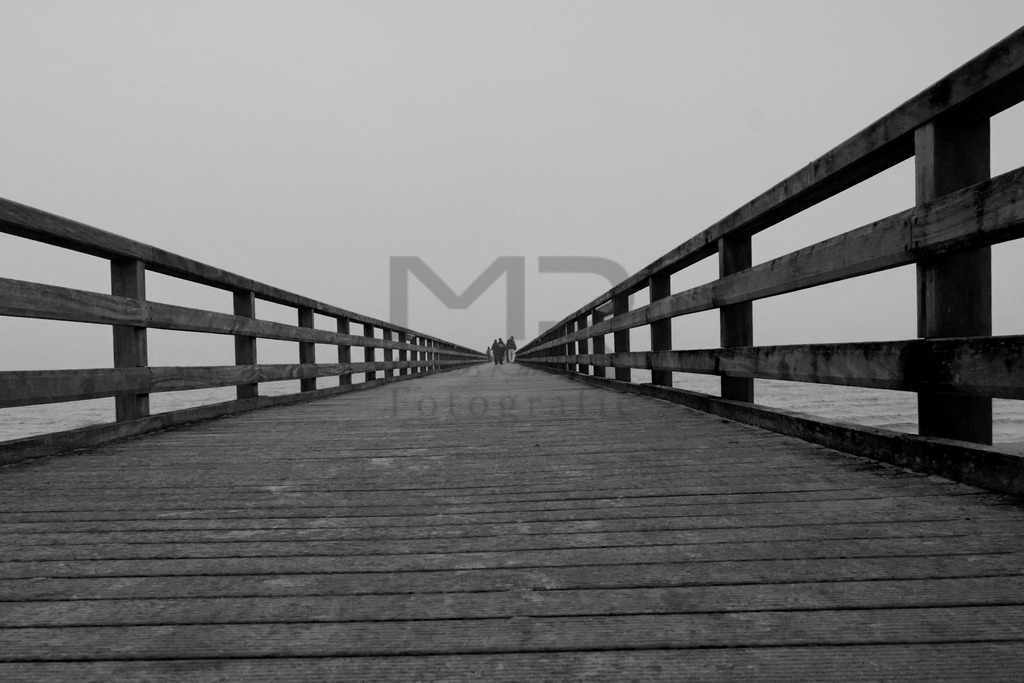 Seebrücke Ostsee | Auswahl von hochwertigen Fotos für Web, Social Media und Print. Hier können Sie auch Ihre eigenen Fotos hochladen und günstig auf die vielfältigsten Trägermaterialien drucken lassen. - Realisiert mit Pictrs.com