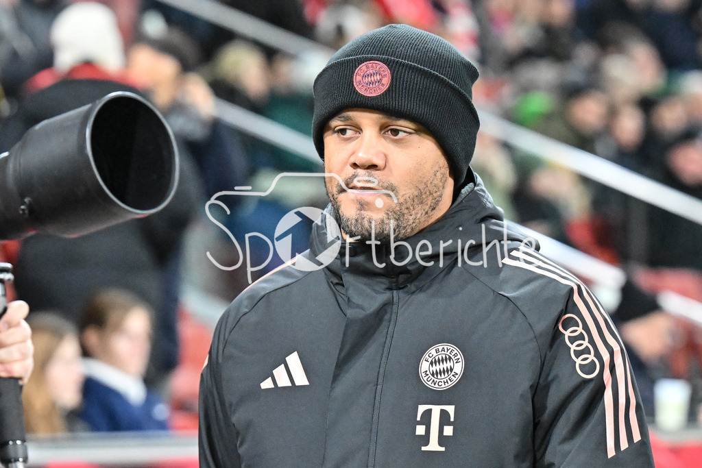 Augsburger Panther - EC VSV | im Bild Vincent KOMPANY Trainer FC Bayern Muenchen vor der Partie in Salzburg / Testspiel: RB Salzburg - FC Bayern Muenchen, Red Bull Arena am 06.01.2025