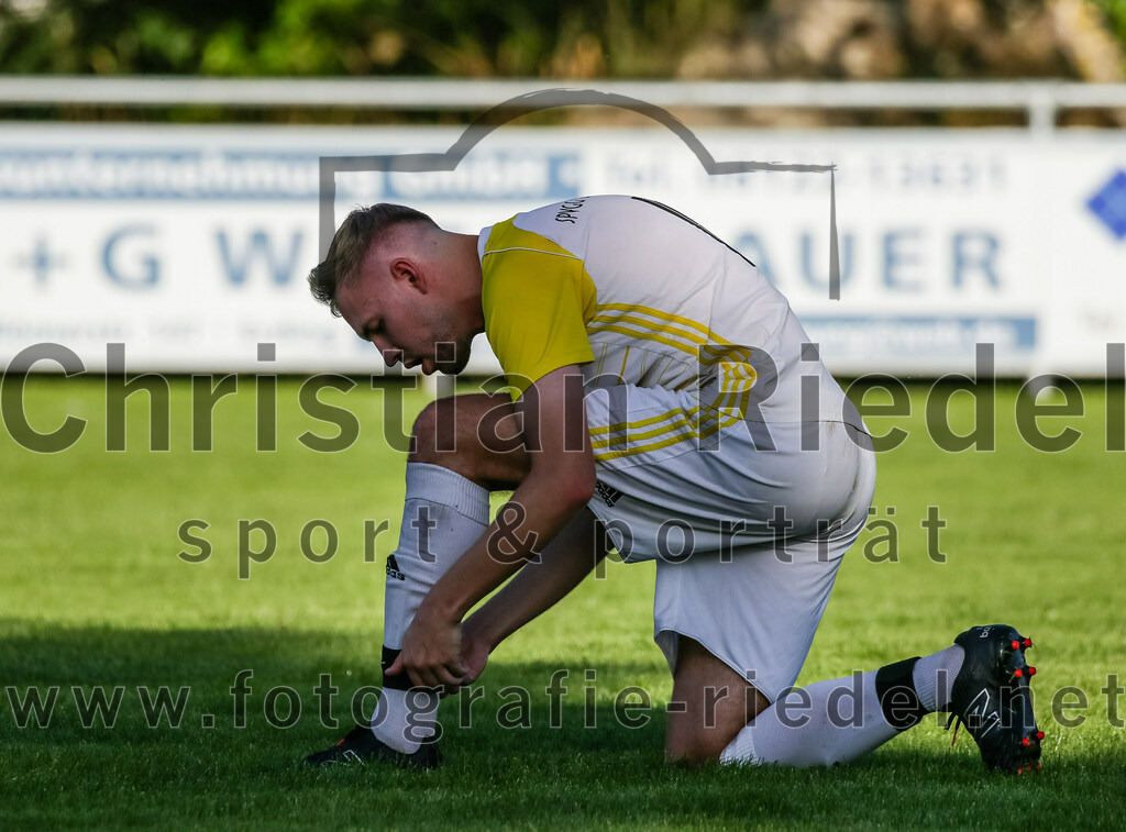 2023-08-18_072_SpVgg_Eichenkofen_gegen_FC_Langenpreising | Erding, Deutschland, 18.08.2023:
Fußball, A-Klasse 2023 / 2024, 3. Spieltag, SpVgg Eichenkofen gegen FC Langenpreising, Endergebnis: 0:2

Maximilian Hösl (SpVgg Langenpreising, #6)

Foto: Christian Riedel / fotografie-riedel.net