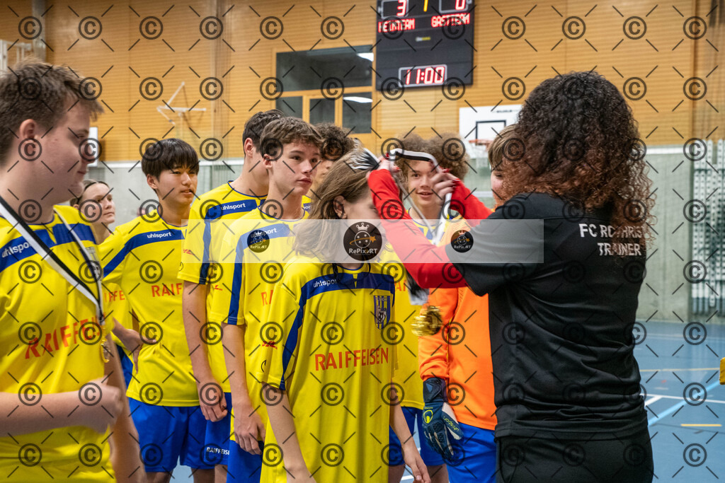 20231125_Hallenturnier_C_053 | Sport und Naturfotografie von Roberto Esposito zeigt echte Momente Bewegung und die Schönheit der Natur. Ausdrucksstarke Bilder schaffen Emotionen.