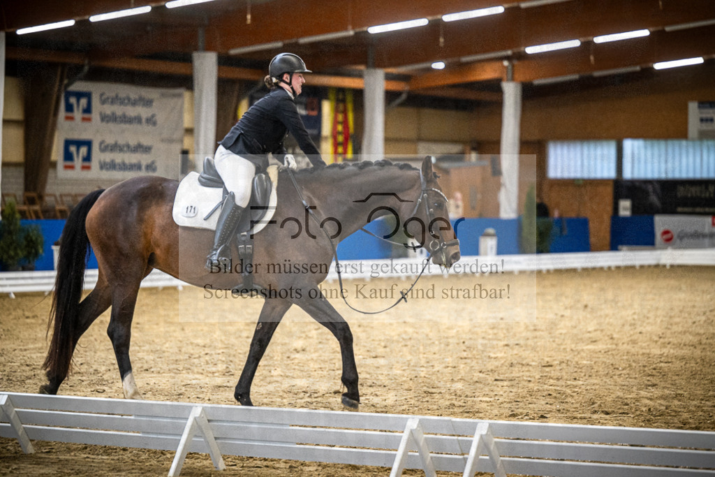 DOS_0304 | Entdecke hochwertige Reitturnierfotos von Foto Oger. Professionell, emotional und authentisch – jetzt Lieblingsmomente im Shop bestellen.Deutschlandweite Turnierfotografie. - Realisiert mit Pictrs.com