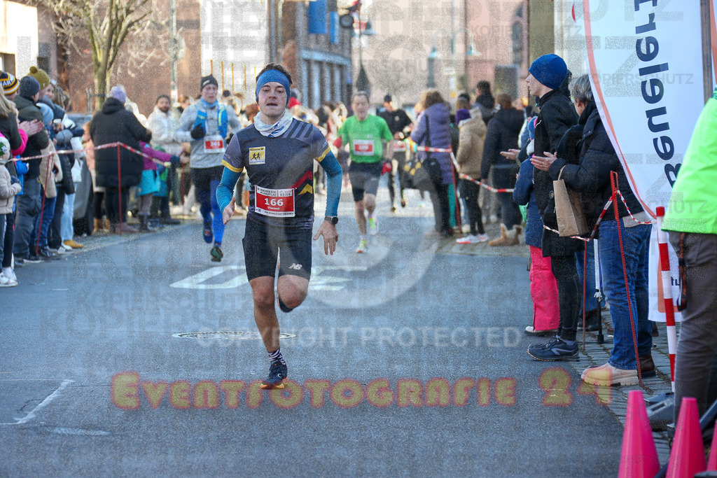 241201_1223_EX1_1956 | Sportfotografie im Rhein-Sieg Kreis, Köln, Bonn, NRW, Rheinland Pfalz, Hessen, etc. Unser Tätigkeitsfeld umfasst den Laufsport vom Volkslauf über den Marathon, Duathlon, Triathon bis zum Ultralauf wie Kölnpfad Ultra oder Schindertrail.