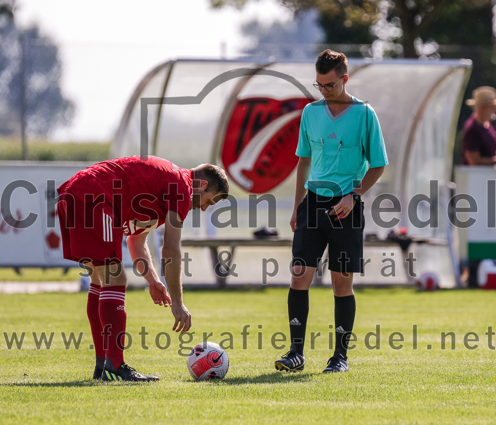 2023-09-10_007_TuS_Oberding_gegen_FC_Hohenpolding | Oberding, Deutschland, 10.09.2023:
Fußball, Kreisklasse 2023 / 2024, 6. Spieltag, TuS Oberding gegen FC Hohenpolding, Endergebnis: 1:1

Foto: Christian Riedel / fotografie-riedel.net