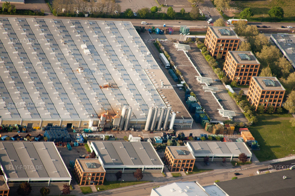 Luftbild: Daimler Teilelager, Mecedes Glaslager in Ettlingen im Bundesland Baden-Württemberg in Deutschland. Foto: IMG_26868.jpg vom 28.04.2010 durch Werner Riehm/FLY-FOTO.de