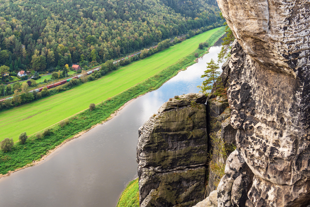 Blick über die Elbe auf die Sächsische Schweiz | Blick über die Elbe auf die Sächsische Schweiz.