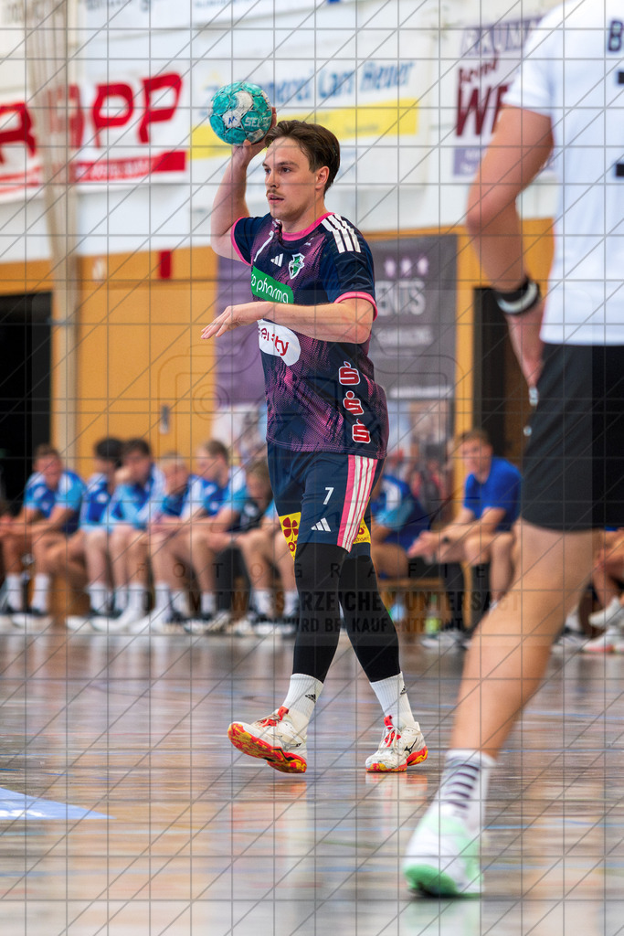 IHC 2026 - TSV Hannover-Burgdorf vs. PAUC Handball | Leif Tissier (TSV Hannover-Burgdorf #7); IHC 2026 - TSV Hannover-Burgdorf vs. PAUC Handball am 08.08.26 in Sporthalle KGS, Schneverdingen - Realisiert mit Pictrs.com