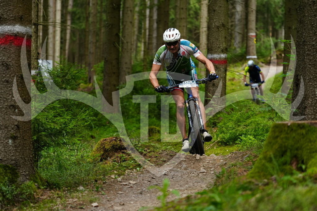 FC100201 | Fotogalerie der Treibjagd im Dunkelwald - Dein MTB Etappenrennen im Erzgebirge - Realisiert mit Pictrs.com