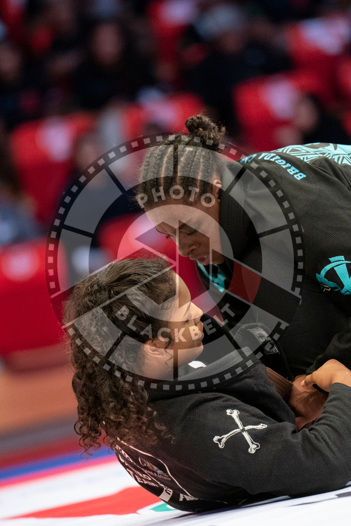 20231108PBB1645 | Fighters compete during the AJP World Professional Championship in the Mubadala Arena in Abu Dhabi, Arab United Emirates, on November 8, 2023.