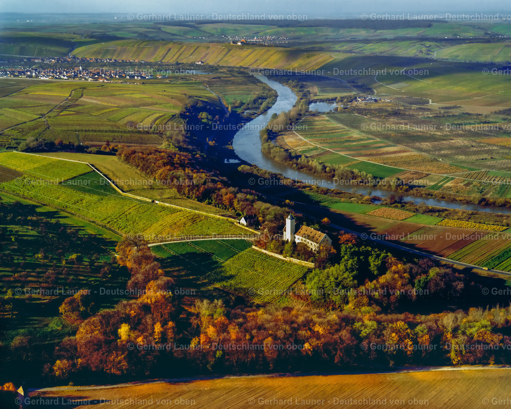 9300318 | Schloß Hallburg und Mainverlauf bei Nordheim