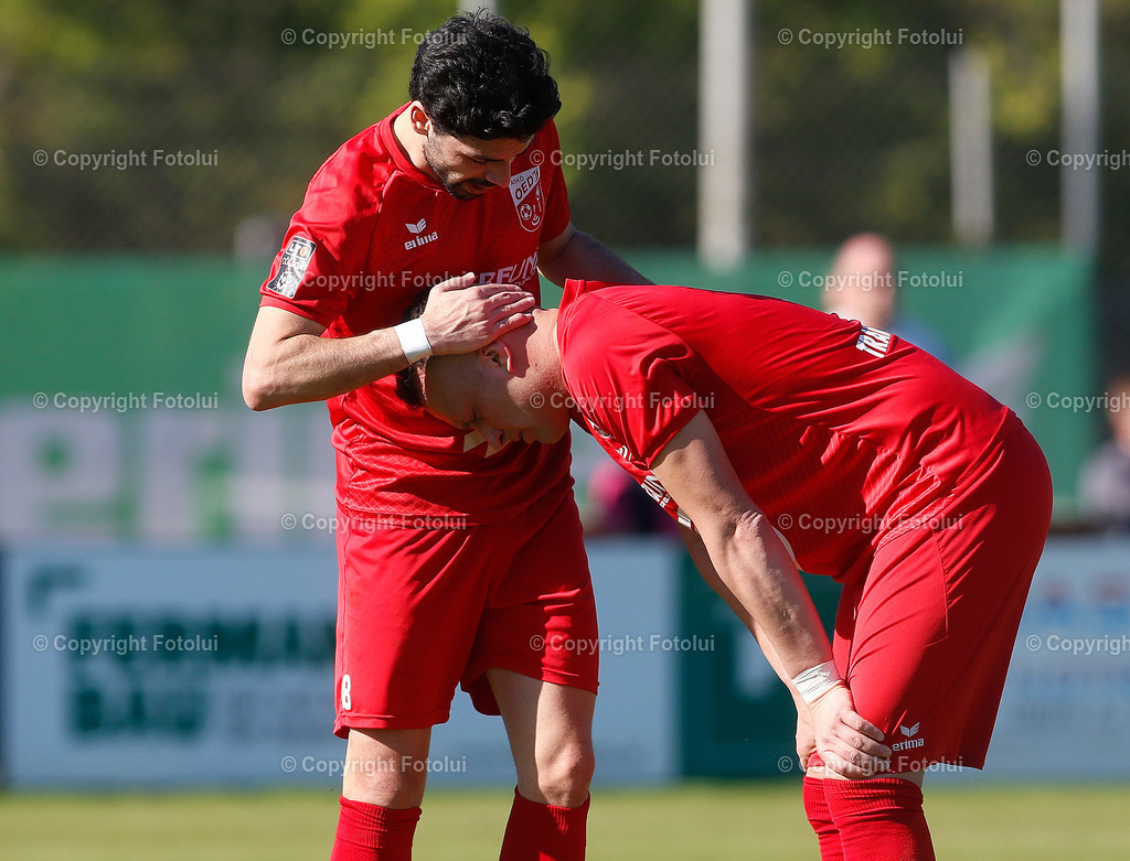 A_LUI_27042024_13 | SPORT,FUSSBALL,LT1 OOE LIGA ASKOE OEDT-UNION EDELWEISS LINZ 27.04.2024 IM BILD: BUENYAMIN KARATAS SPRICHT NENAD VIDACKOVIC (BEIDE OEDT) VORM ELFMETER MUT ZU FOTO:FOTOLUI