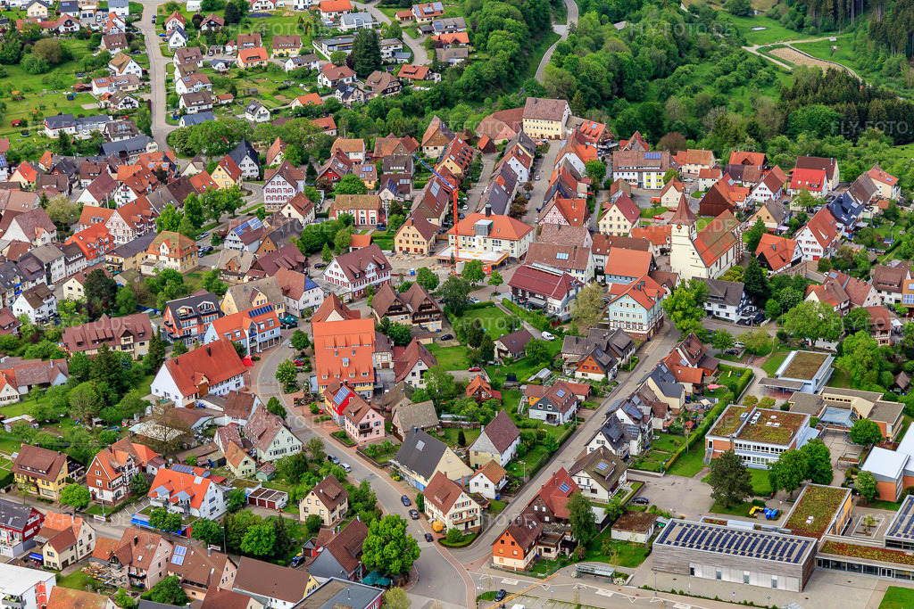 Luftbild: Wagnerplatz in Dornhan im Bundesland Baden-Württemberg in Deutschland. Foto: IMG_114554.jpg vom 30.05.2019 durch Werner Riehm/FLY-FOTO.de