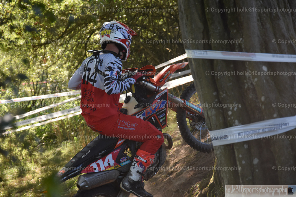 DSC_0006 | Sportfotografie , Motorsport, Motoross, Reitsport, Mointainbike, Enduro,
Landschaft , Outdoor, Eventfotografie, Landschaft, Bilder online bestellen - Realisiert mit Pictrs.com