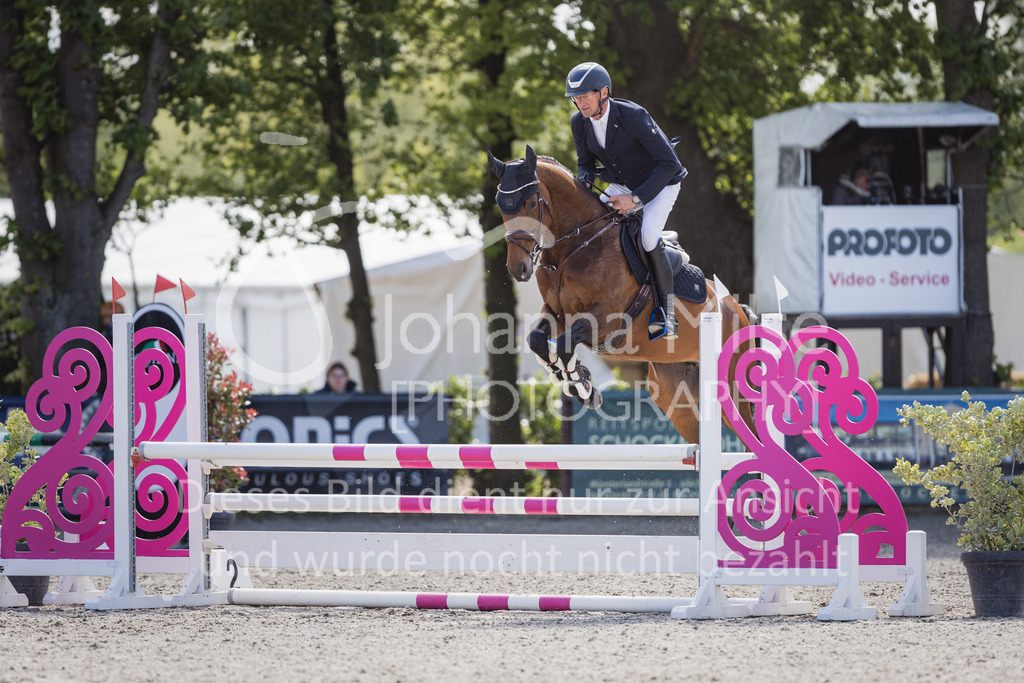 230516_Mühlen_02SprPf-A-303 | Deine schönsten Turniermomente als professionelle Fotos! Entdecke hochwertige Pferdesport-Fotografie im Online-Shop. Jetzt Fotos finden & bestellen!