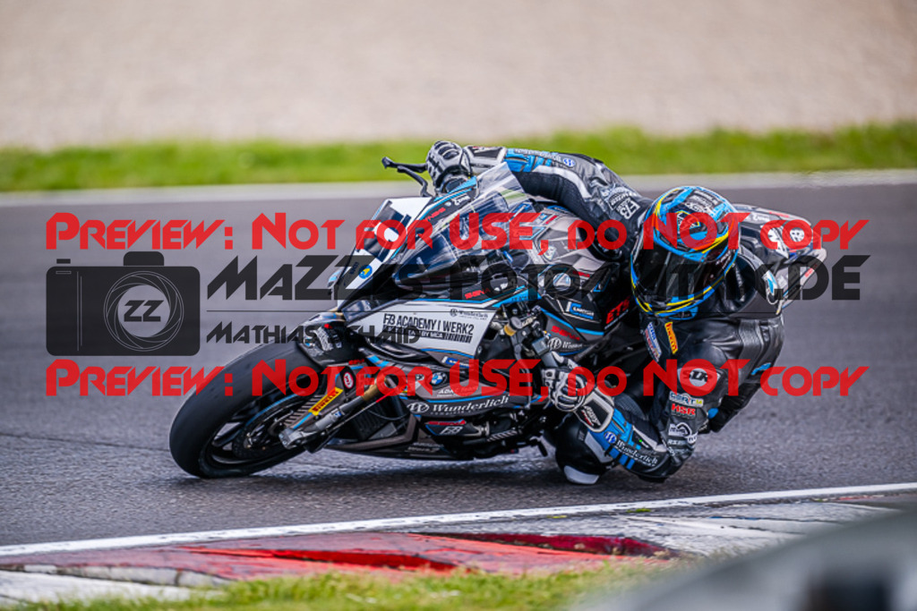 MaZZes_FotoMatrix_220506_90545 | Fotograf Mathias Schmid
Sportfotograf,
Eventfotograf,
Hochzeitsfotograf,
Portraitfotograf