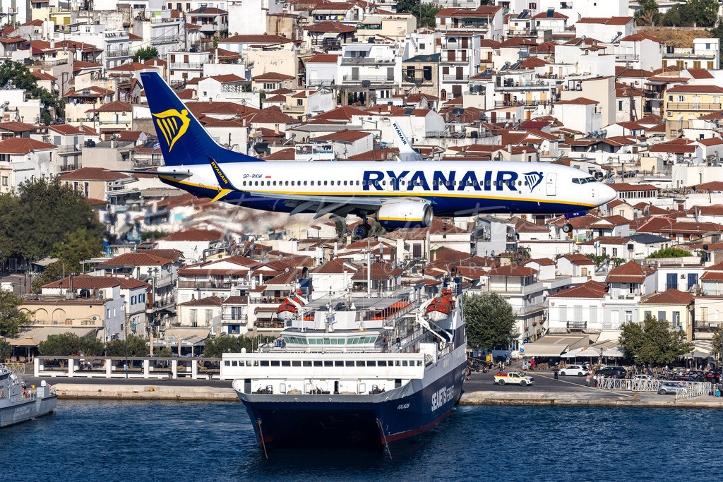 20250726-822A1989 | Buy high-quality aviation and travel photography prints by professional photographer Timo Breidenstein. Authentic images, professionally printed, worldwide shipping. - Realisiert mit Pictrs.com