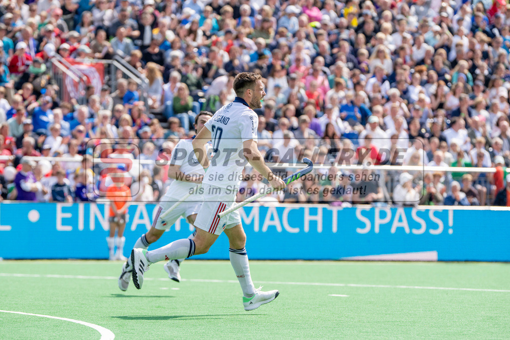 Final4_20240519-1512-0024 | Bonn, Deutschland, 19.05.2024: Justus Weigang (Mannheimer HC) in Aktion waehrend des Spiels der Deutsche Feldhockey-Meisterschaften 2024 zwischen Final 4 Herren Finale Mannheimer HC - Hamburger Polo Club im Bonner THV am 19.05.2024 in Bonn, Deutschland. (Foto von Stephan Fehrmann)

Bonn, Germany, 19.05.2024: Justus Weigang (Mannheimer HC) in action during the game of Deutsche Feldhockey-Meisterschaften 2024 between Final 4 Herren Finale Mannheimer HC - Hamburger Polo Club in Bonner THV at 19.05.2024 in Bonn, Deutschland. (Foto from Stephan Fehrmann)