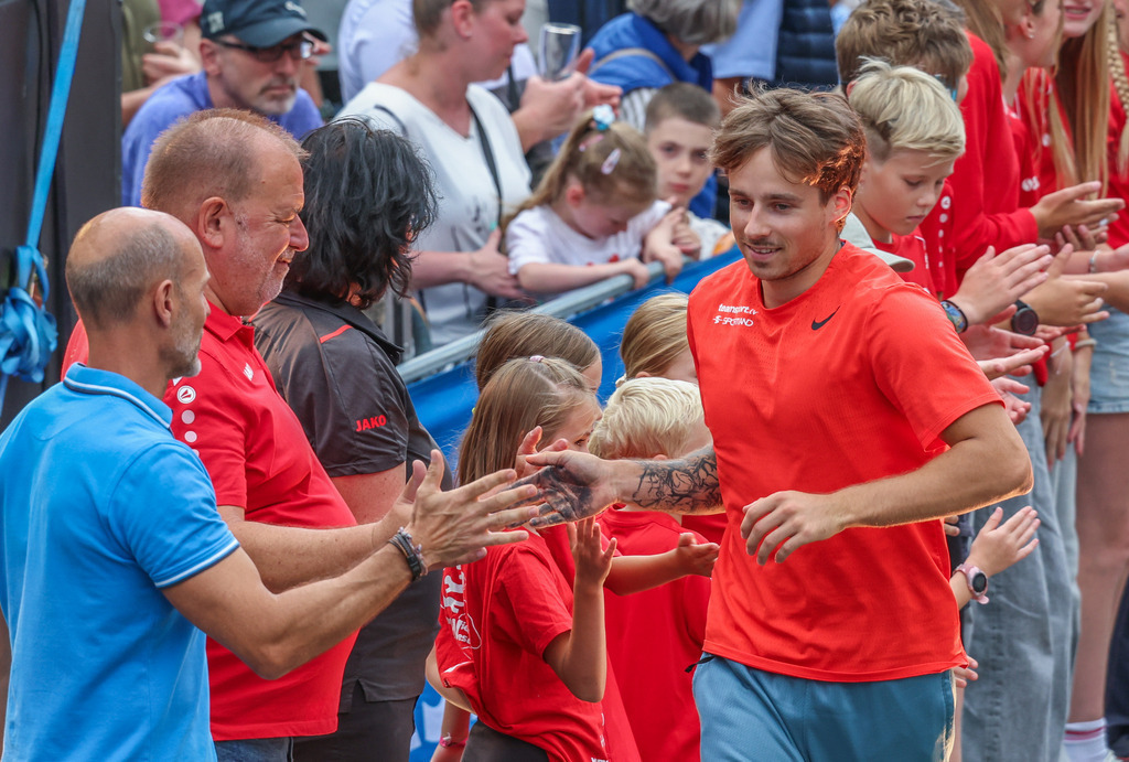 top-top.de-250828-123 | Foto, Video, Fotografie, Videografie, Fotobox, DJ, Discjockey, Musik, Musikbox, Veranstaltung, Photobooth, Amazon, Ebay, Buchtipp, Bestseller, Autor, Verlag, Buch, Wesel, Hamminkeln, NRW, Dinslaken, Rees, Drohne, Hochzeit, Party, Fotobox, Wesel, Fotograf