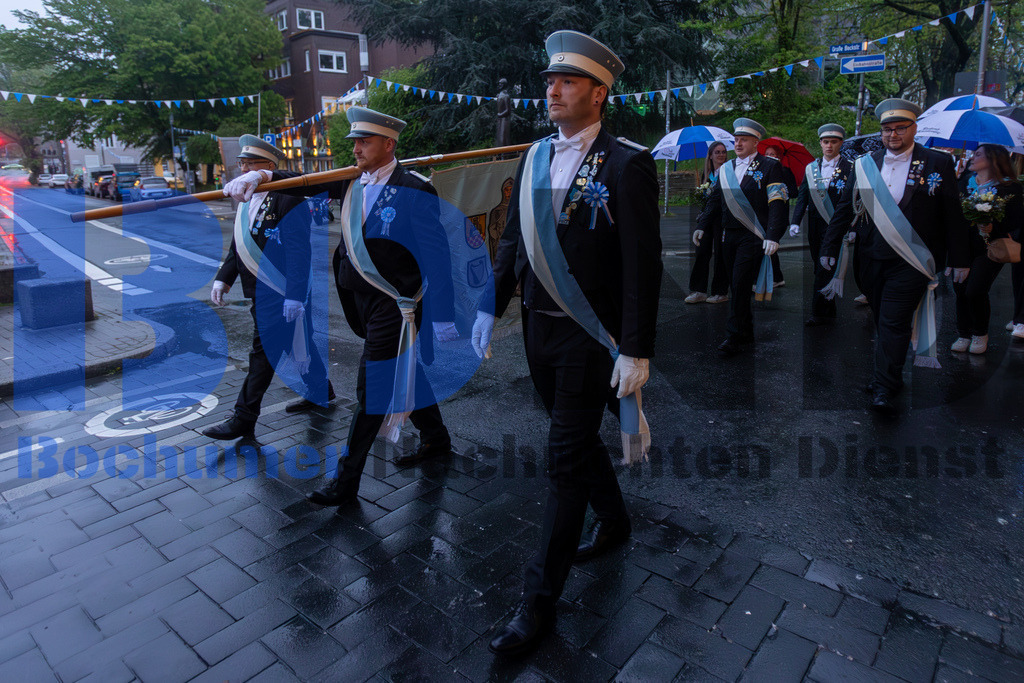 JEM_ZAPMAI20250424-31 | bond - Realisiert mit Pictrs.com