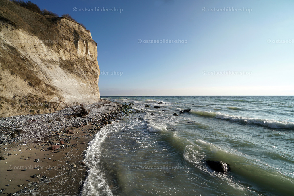 Frühmorgens am Kap Arkona | Brandung herrscht schon am frühen Morgen vor dem Kap Arkona auf der Halbinsel Wittow.