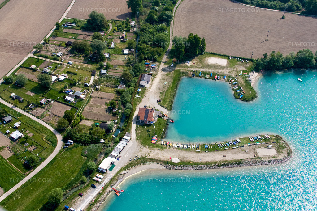 Aerial view: Shoreline areas at the sandy beach of the Aquapark Alsace outdoor swimming pool in Lauterbourg in the state Bas-Rhin, France. – Photo: IMG_18150.jpg taken on 05/03/2009 by Werner Riehm/FLY-FOTO.com – Resolution of the original: 4272 x 2848 px