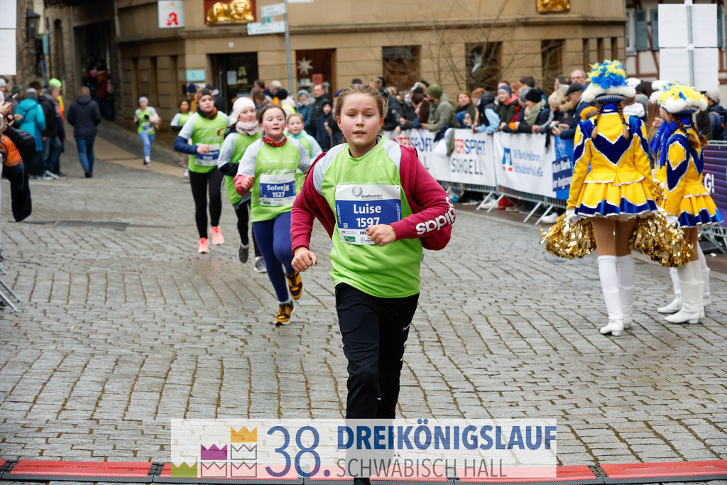 1700m Stadtwerke Jugendlauf | 3 Koenigslauf 2024 1700m Stadtwerke Jugendlauf - Realisiert mit Pictrs.com