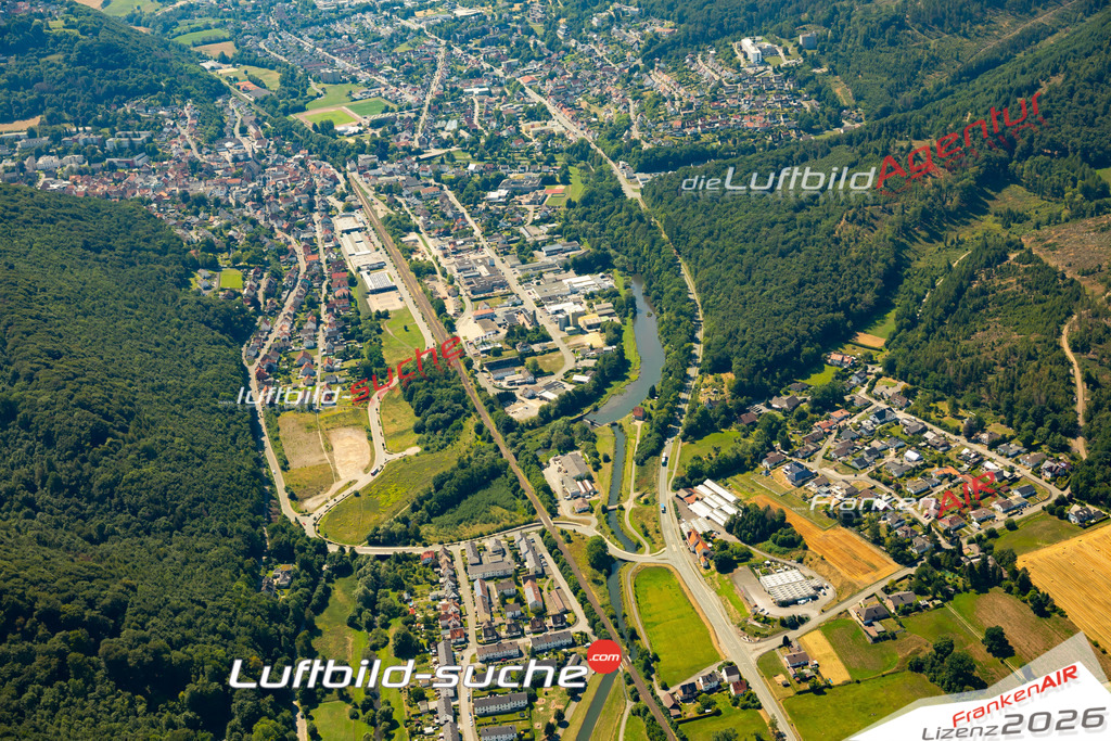 Die Luftaufnahme Niedermarsberg - Marsberg wurde 2022 vom Flugzeug aus (keine Drohne) erstellt. Hohe Auflösung -für große Poster und Wandbilder geeignet - Garantiert!