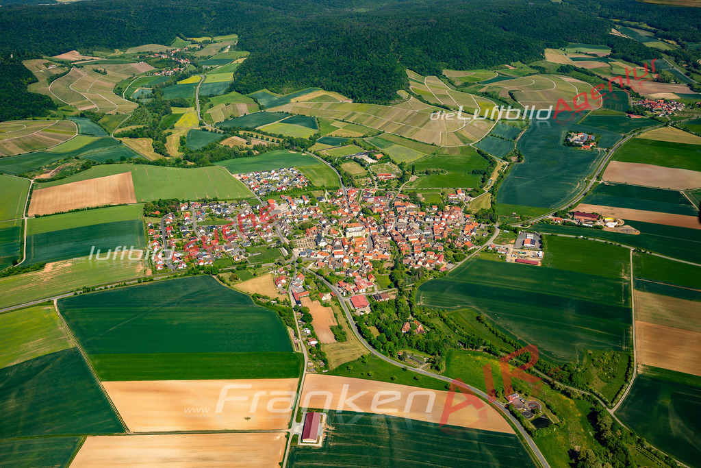 oberschwarzach-besonderes-geschenk-1271-jahr-2025 | Luftaufnahme der Stadt Oberschwarzach - Die Luftaufnahme wurde 2025 vom UL-Flugzeug heraus erstellt ( keine Drohne ) - Hochauflösende Luftaufnahme - für professionelle Ausdrucke geeignet. Die Geschenkidee !Mit Lizenz und Bildrechte bestellbar