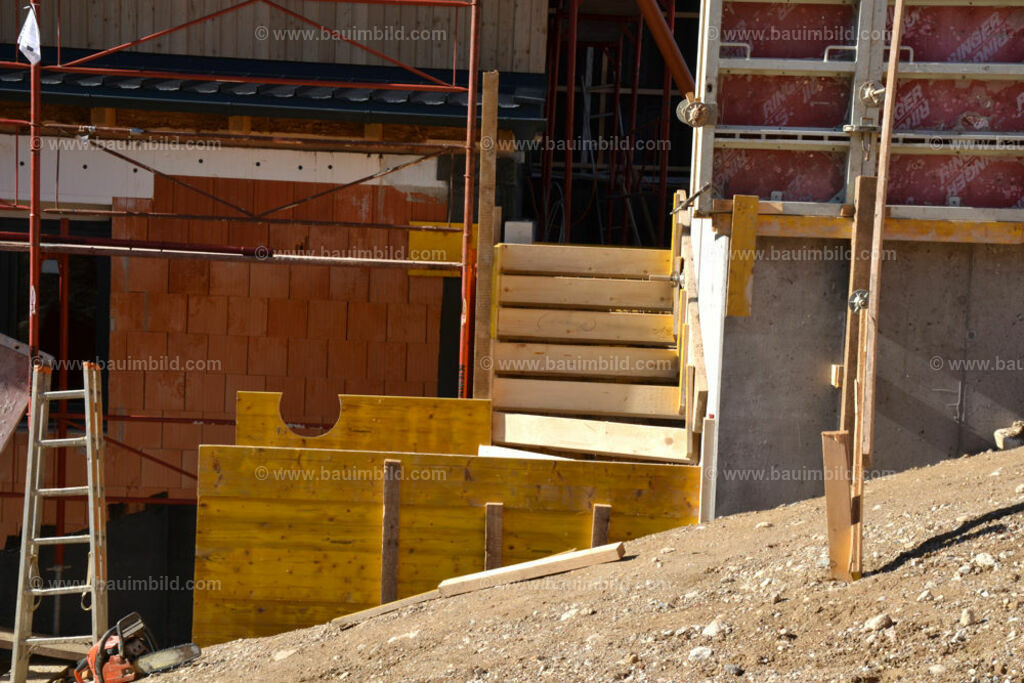 bib-lg04-betonarbeiten-treppen-0755 | Nach LV-Leistungsgruppen sortierte Detailfotos über den Bau eines Hauses. Alle Hausbau-Bilder direkt vom Urheber und Autor der Website Haus-Selber-Bauen.com