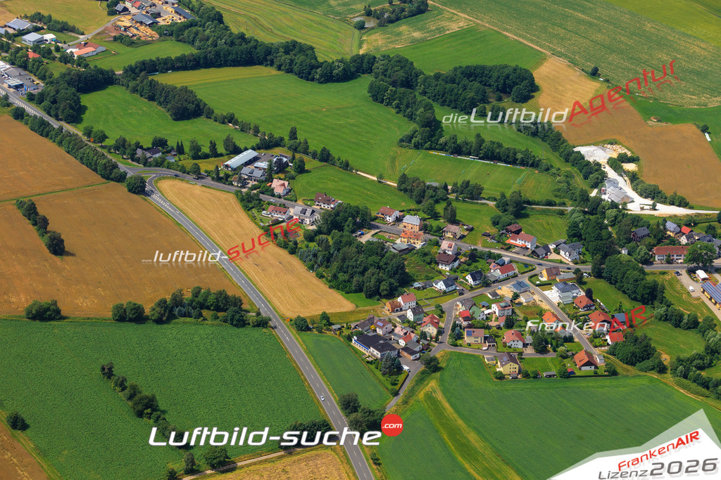 Die Luftaufnahme Furthammer - Wunsiedel wurde vom UL-Flugzeug (keine Drohne) aus fotografiert.Hohe Druck- Auflösung-die Geschenkidee!