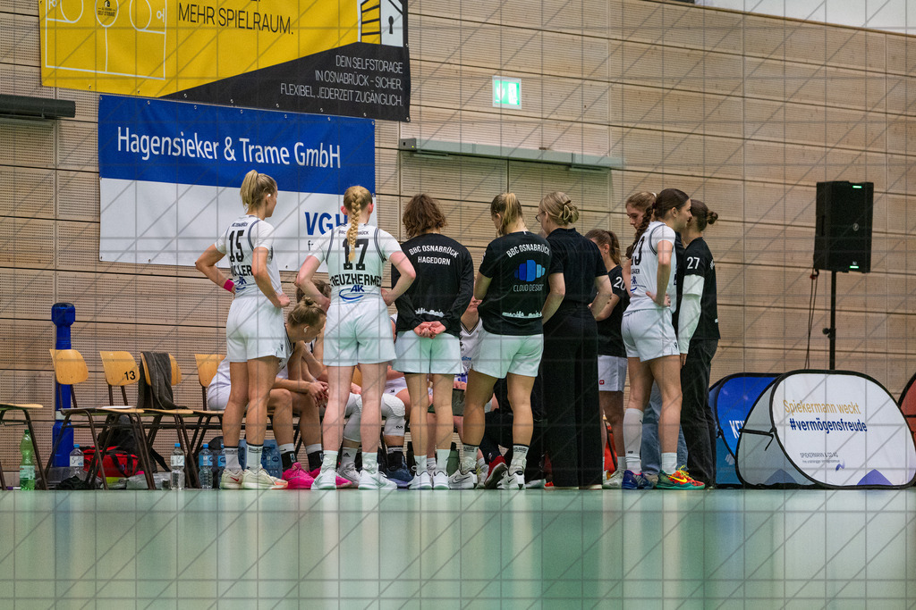 2. DBBL Nord 25/26 | Spieltag 13 | BBC Osnabrück vs. BG 89 Avides Hurricans | 21.12.25: 2. DBBL Nord 25/26 | Spieltag 13 | BBC Osnabrück vs. BG 89 Avides Hurricans / Osnabrück / Deutschland  //   CREDIT:www.bullenfotos.de, Martin König, Hörner Weg 40, D-49078 Osnabrück, +4917663732967 // Nutzung und Weitergabe nur zu den vereinbarten Zwecken. Presseanfragen an Ersteller. Alle Rechte beim Ersteller. Honorierung nach MFM. - Realisiert mit Pictrs.com