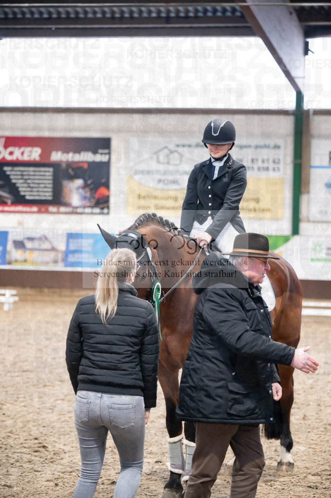 Hallenreittunier Voxtrup 2023 | Entdecke hochwertige Reitturnierfotos von Foto Oger. Professionell, emotional und authentisch – jetzt Lieblingsmomente im Shop bestellen.Deutschlandweite Turnierfotografie. - Realisiert mit Pictrs.com