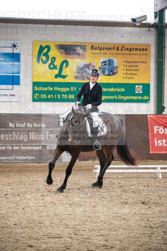 Hallenreittunier Voxtrup 2023 | Entdecke hochwertige Reitturnierfotos von Foto Oger. Professionell, emotional und authentisch – jetzt Lieblingsmomente im Shop bestellen.Deutschlandweite Turnierfotografie. - Realisiert mit Pictrs.com