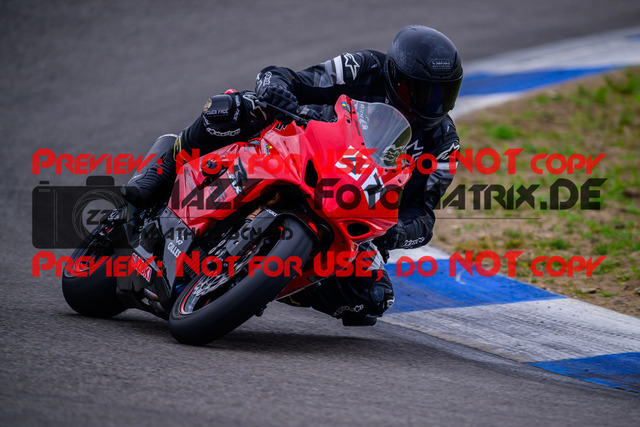 MaZZes_Fotomatrix_20250421_6007705_6521 | ROT