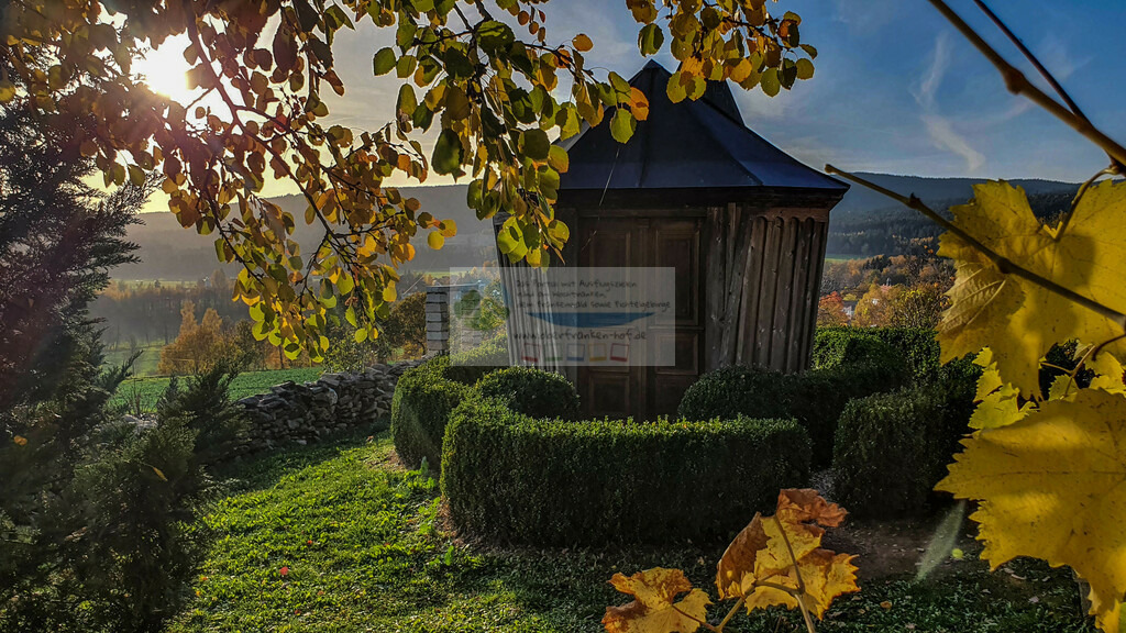 Sonnenuntergang an der Andreas Kapelle im Herbst | Impressionen rund um Hochfranken - Frankenwald - Fichtelgebirge - Realisiert mit Pictrs.com