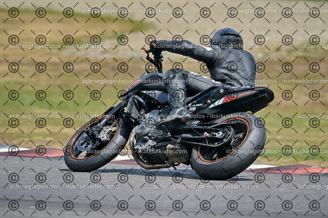 25bt04-1243 | markuskiefer.com - Realisiert mit Pictrs.com